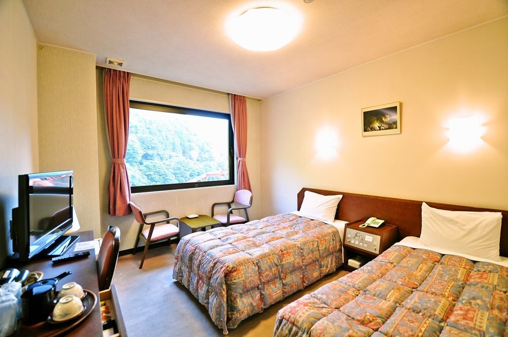 Obokekyo Mannaka Hotel Miyoshi  Exterior photo