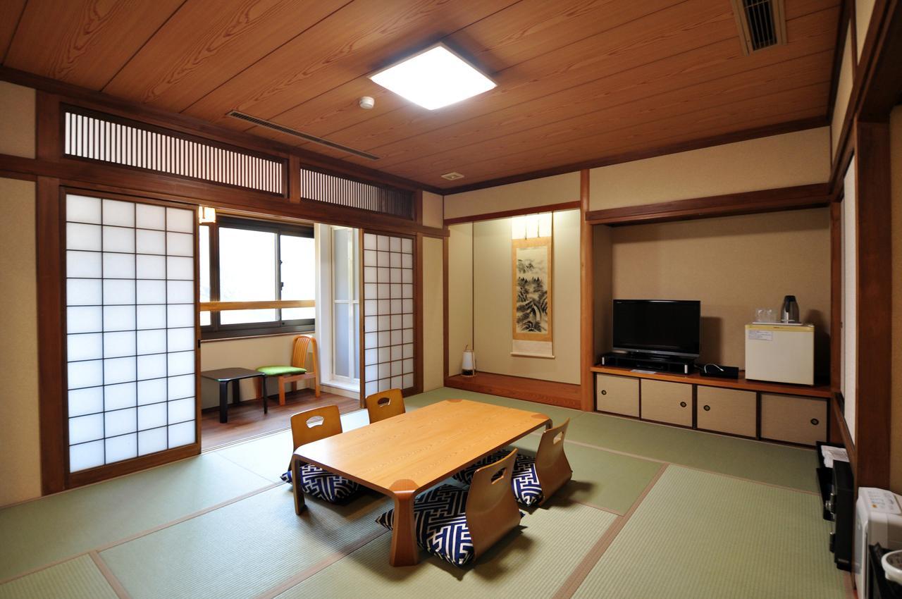 Obokekyo Mannaka Hotel Miyoshi  Exterior photo