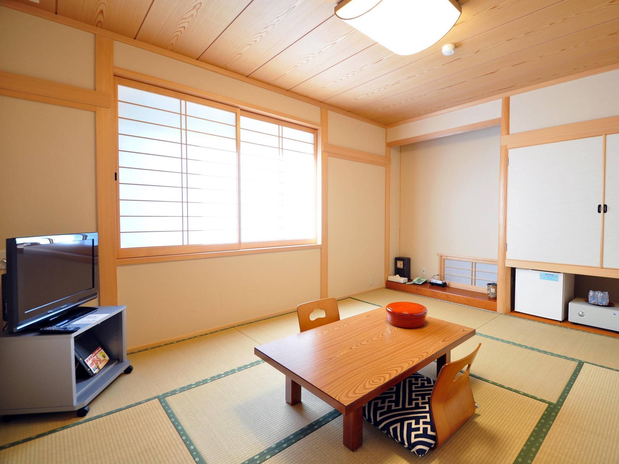 Obokekyo Mannaka Hotel Miyoshi  Exterior photo