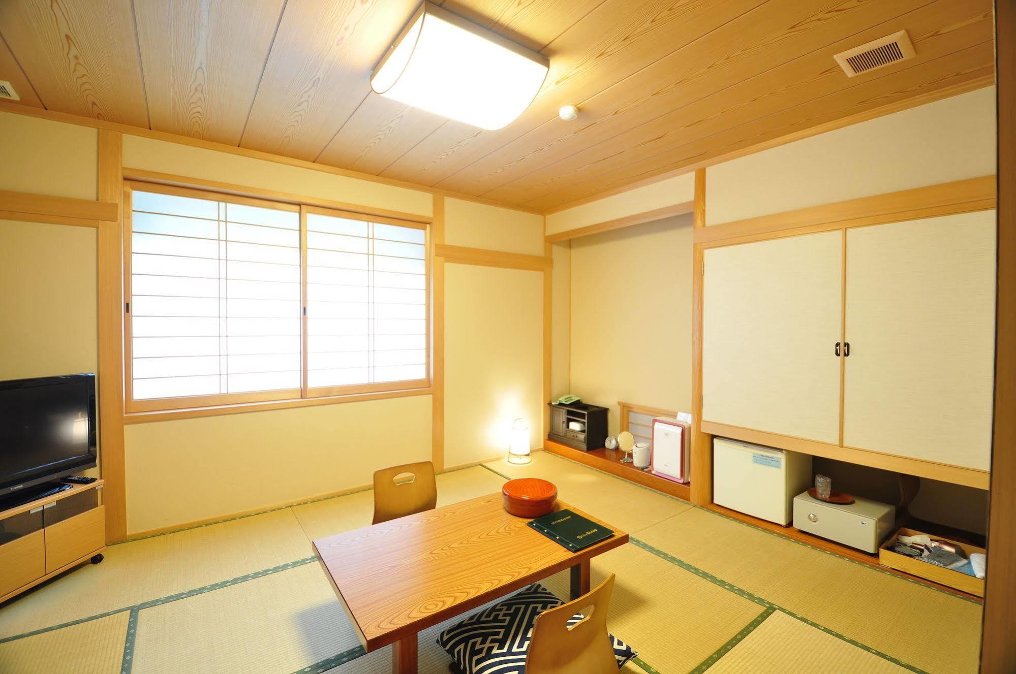 Obokekyo Mannaka Hotel Miyoshi  Exterior photo